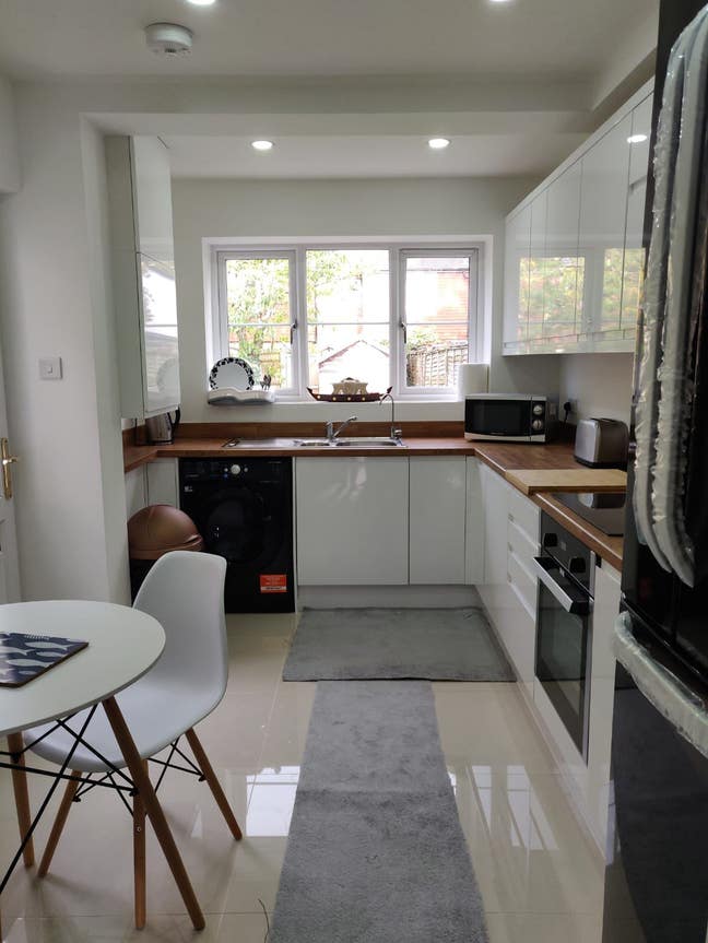 Furnished Double Room Main Photo