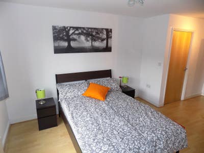 502 - Nice en-suite  only till 25th of June Main Photo