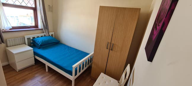 Large Single Room for Working Women Female Student Main Photo