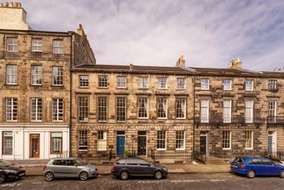 New Town Room Available to Rent Main Photo