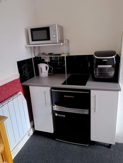 Self Contained Single Room in Residential Guesthou Main Photo