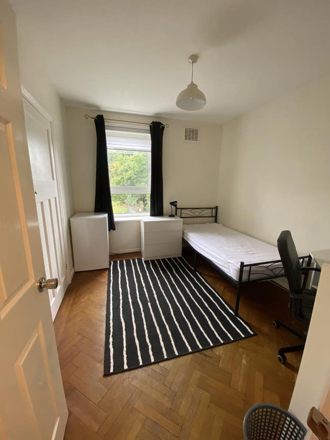 Beautiful Single Bedroom in central Greenwich    Main Photo