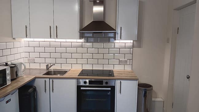 Annex with self Contained kitchen and bathroom  Main Photo