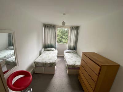 Lovely double room to share p/p person &pound;110 pw Main Photo