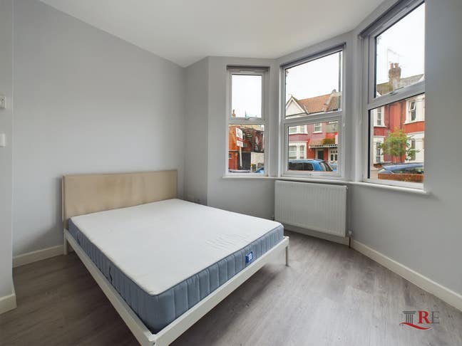 Double Ensuite Room in Dollis Hill (Furnished) Main Photo