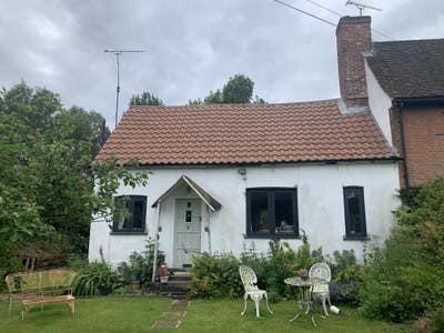 Mon PM to Fri AM , Small Double en-suite  Main Photo