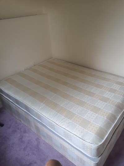 2bed flat small double room  Main Photo