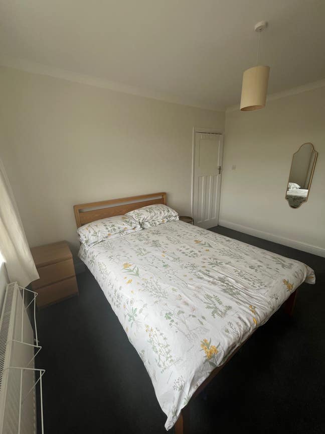 1 double bed available in Hounslow Main Photo