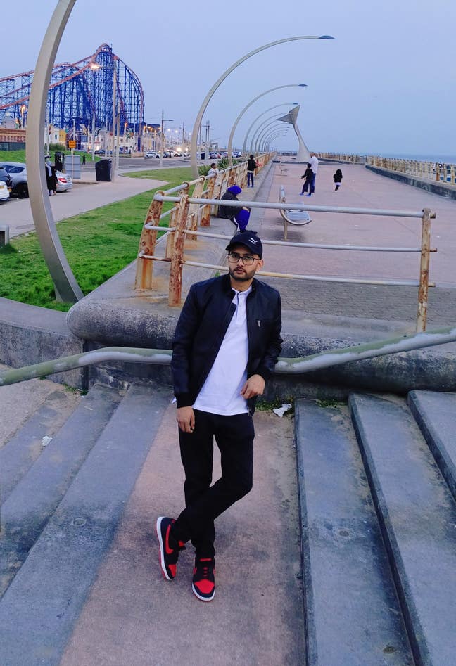 I am a professional male aged 37. I am lookin... Main Photo