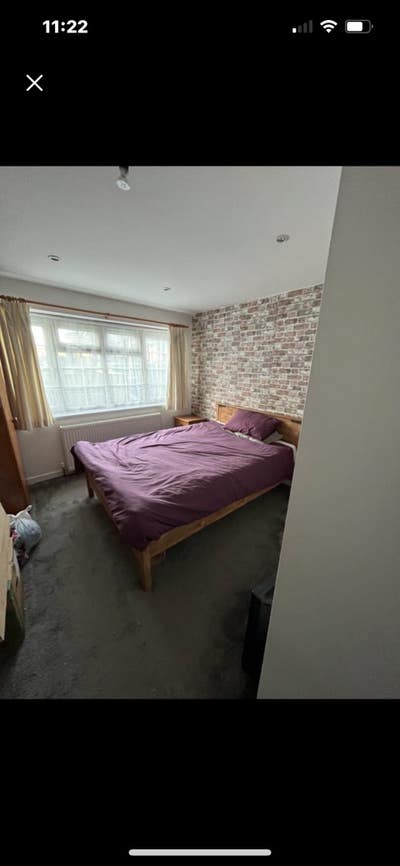 Double bedroom with shared bathroom in Hundon  Main Photo