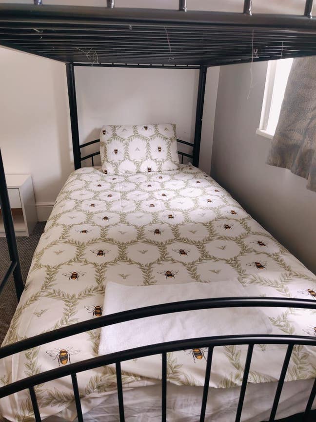 Bunk Beds for Two Persons Main Photo