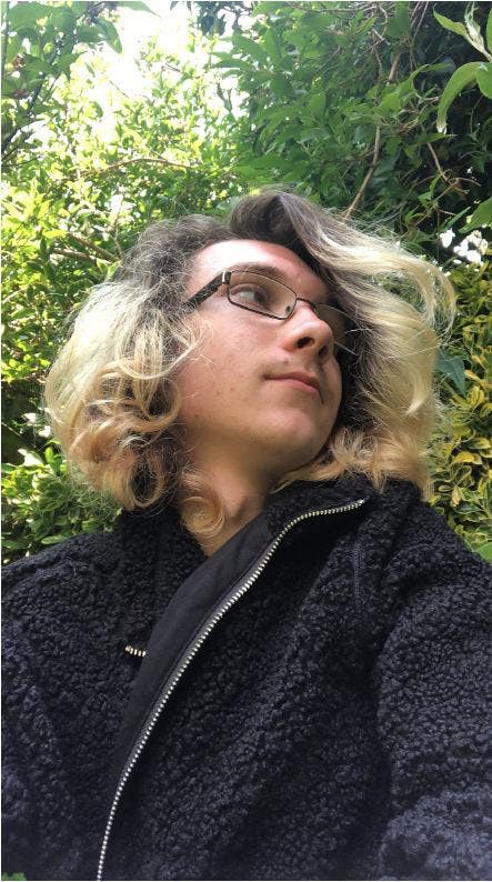 20 Year-old Professional Looking for a flat to sha Main Photo