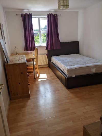 Comfy Double in very clean, tidy and QUIET house Main Photo