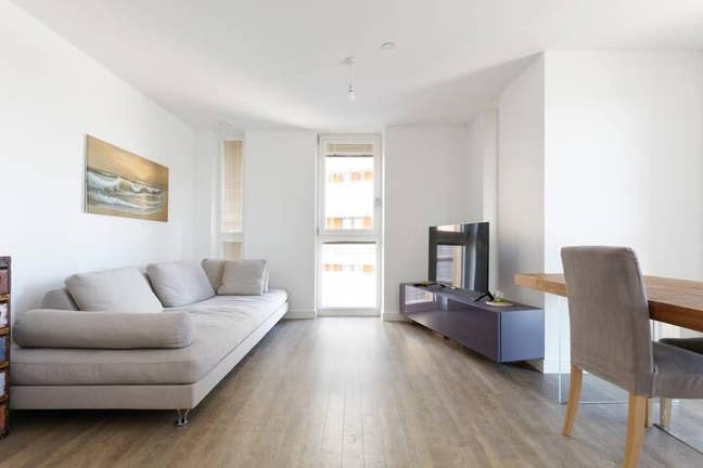 Lovely room with bathroom in Maze Hill Main Photo