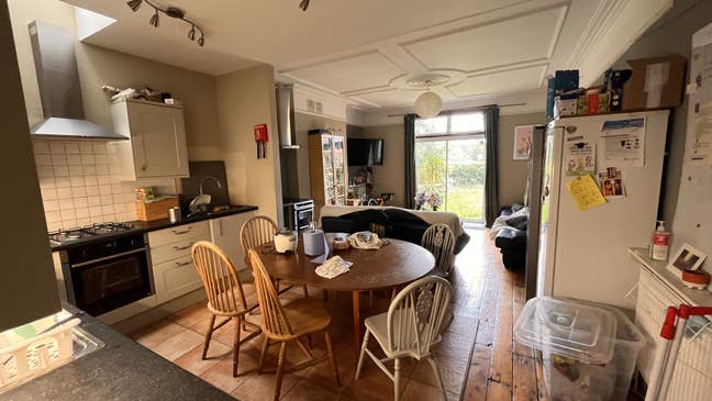 Willesden Green  - single room available now  Main Photo