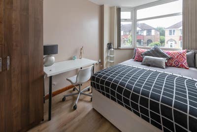 Amazing Double ensuite room Main Photo
