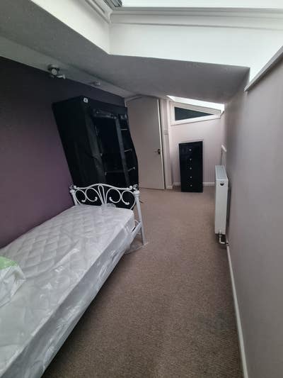 Fully furnished single room  close to Williams F1 Main Photo