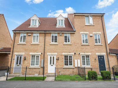  Stunning Double Bedroom Rental in Leeds Main Photo