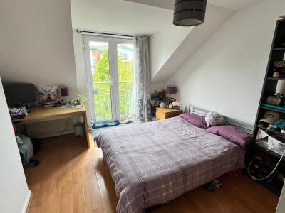 1 Double Room in 4 bed flat Main Photo