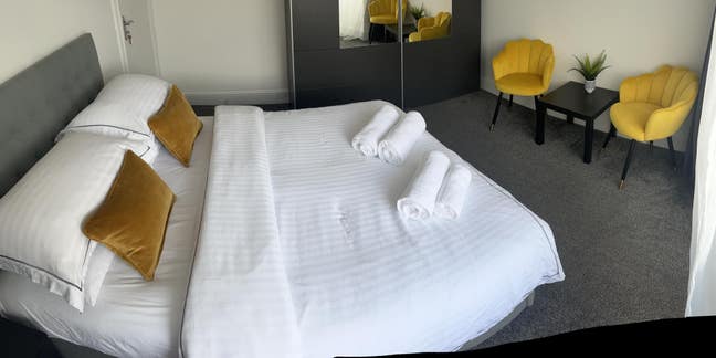 Bright modern room available near wembley  Main Photo