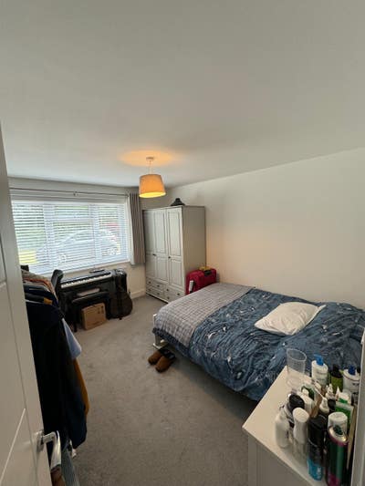 Double room in modern apartment Maidenhead  Main Photo