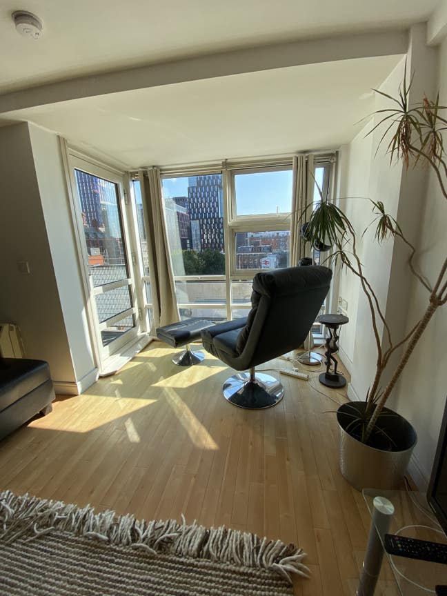 Stunning 2 bedroom apartment, great location Main Photo