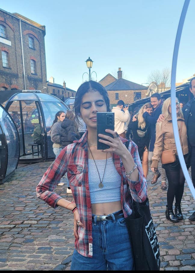 Young professional seeking friendly housemate! Main Photo