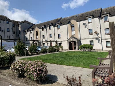 Modern one-bed furnished flat near town and uni Main Photo