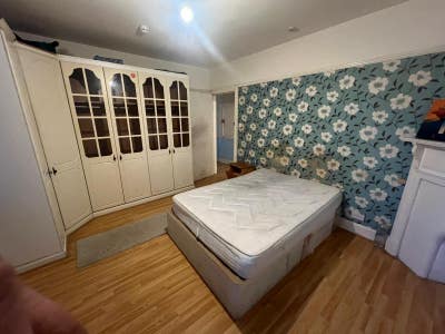 Double room at Fountain roundabout Inc bills Main Photo