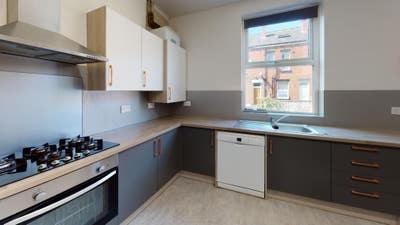 Smart Professional house share in Headingley 158AR Main Photo
