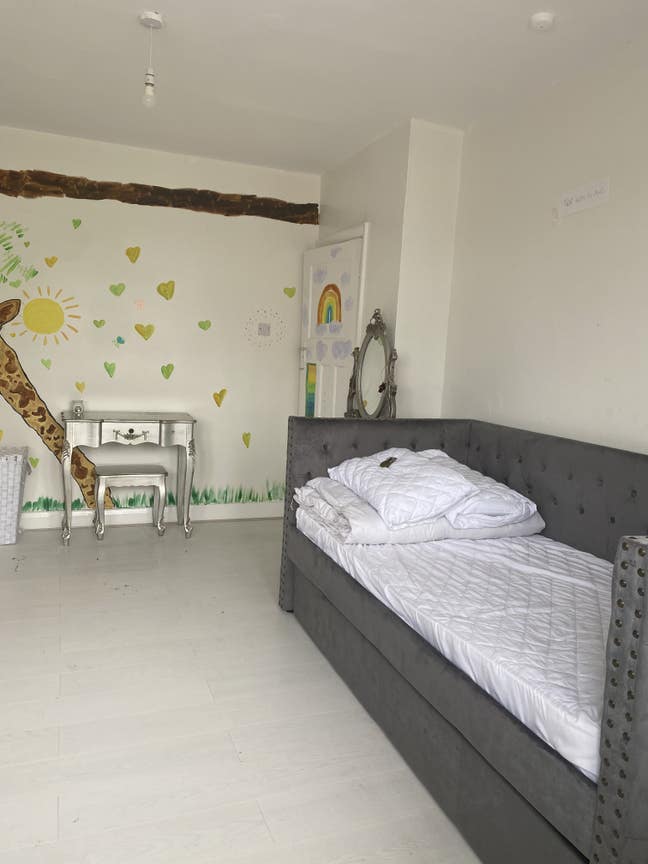 Beautiful house and location  Main Photo