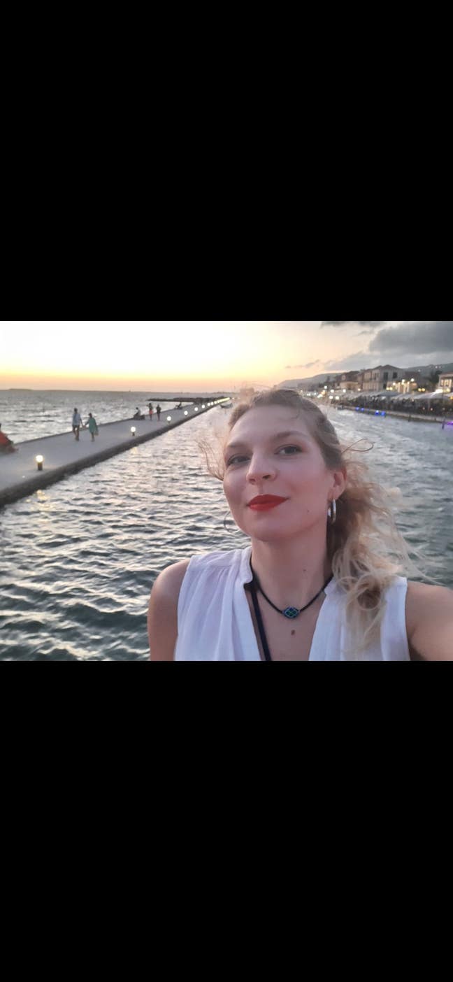 Professional Seeking Room / Flatmate Main Photo