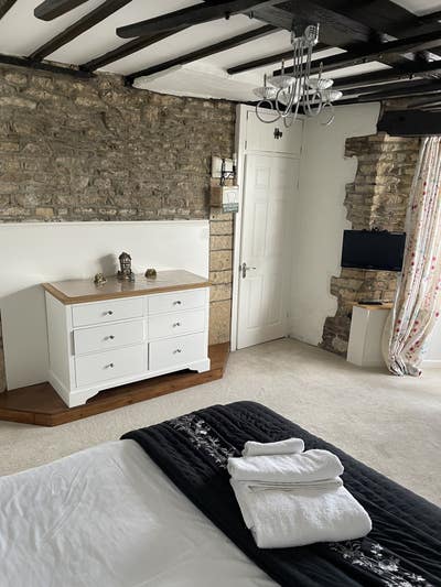 1 Bedroom Apartment ( all bills Included ) Main Photo