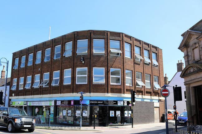 8 Pavilion Chambers, South Street, St. Neots Main Photo