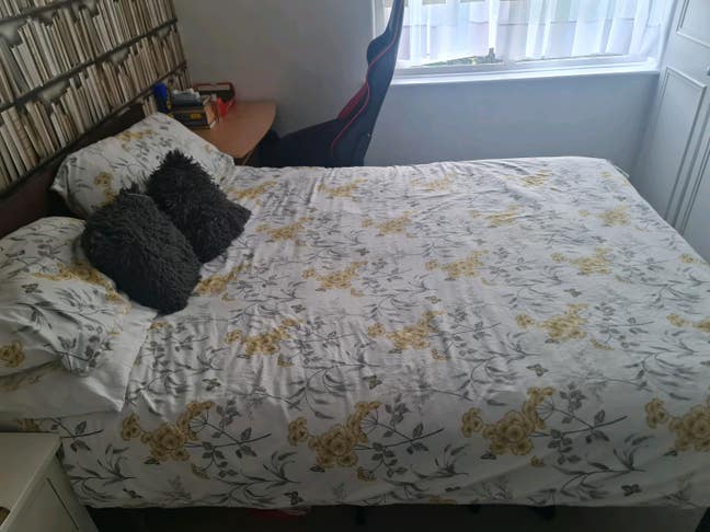 Double Room For Rent in Hainault Main Photo
