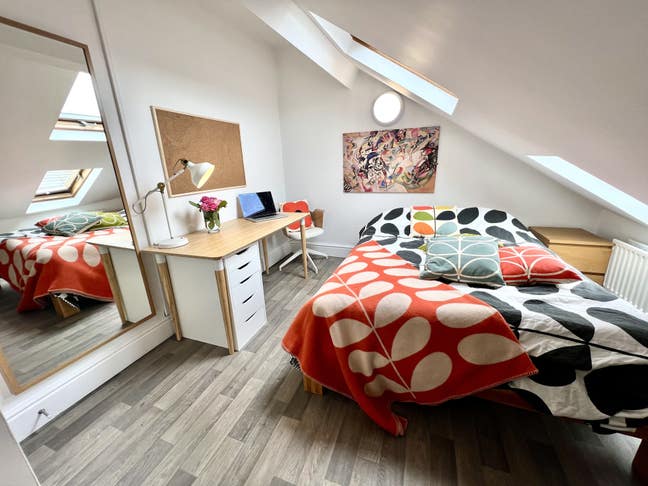 🌸Lge Room, LN5 Loc Yng Profs Happy House!  🌸  Main Photo