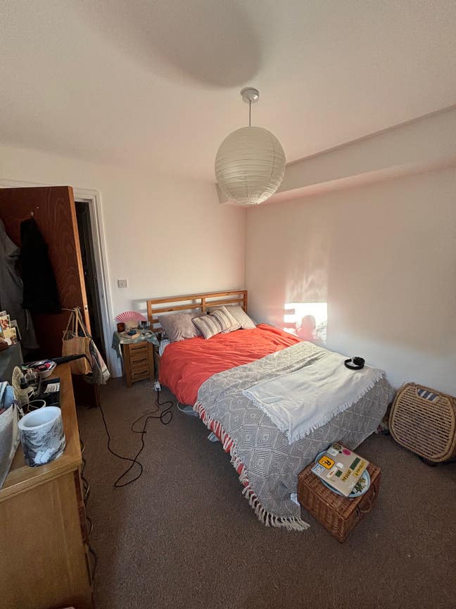Double room for young female Main Photo