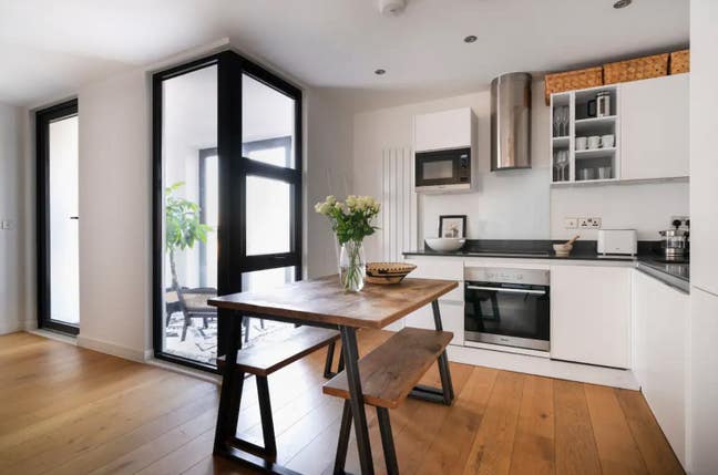 Bright modern 1 bed flat Bethnal Green E2  Main Photo
