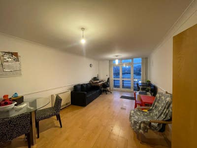 River View 2 Lovely Bedrooms, En-suites, E14 Main Photo