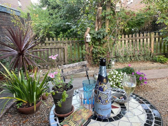 Double Room in East London  Main Photo