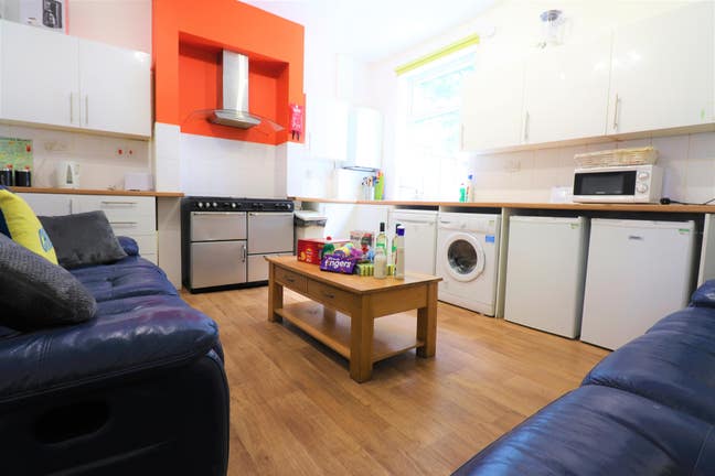 Double Rooms Available Now Edgbaston Main Photo