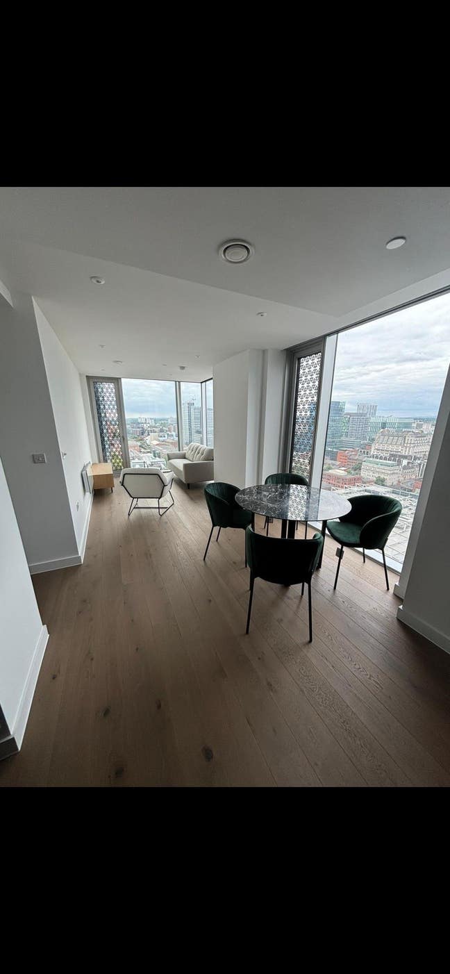 1 room available in luxury 2 Bed central apt Main Photo