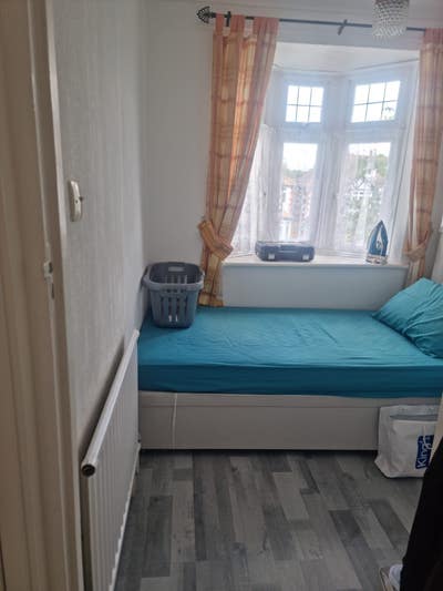Bright, signgle room &pound;450 from 1st March 2026  Main Photo