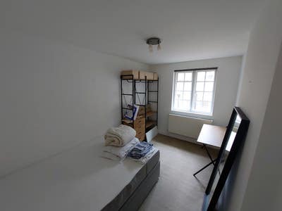 Ensuite w/ double bed in Streatham Hill (LGBTQ+) Main Photo