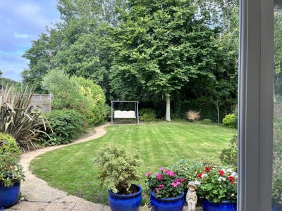 Large Double En-Suite Room - beautiful garden! Main Photo