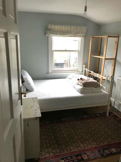 Double room in house with garden  Main Photo