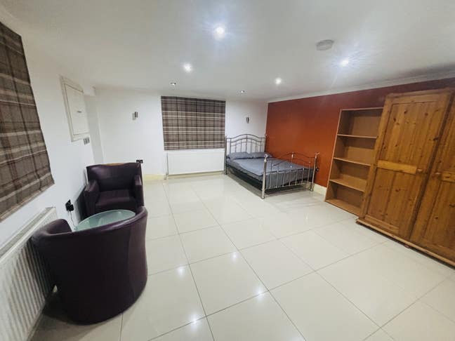 Large Double studio room- Brand new Studio! Main Photo