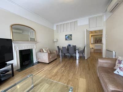 Large Four Bedrooms - SHORT LET  Main Photo