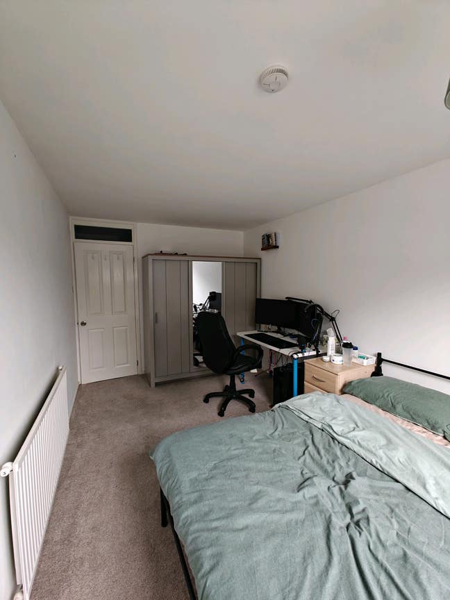 Large double bedroom in Poundhill Main Photo