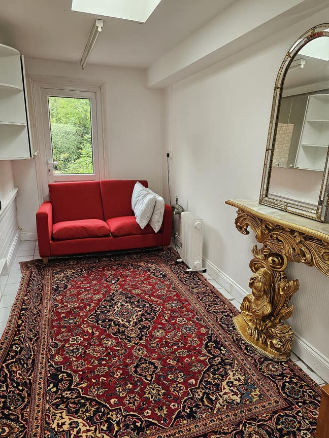 Single Small room Main Photo